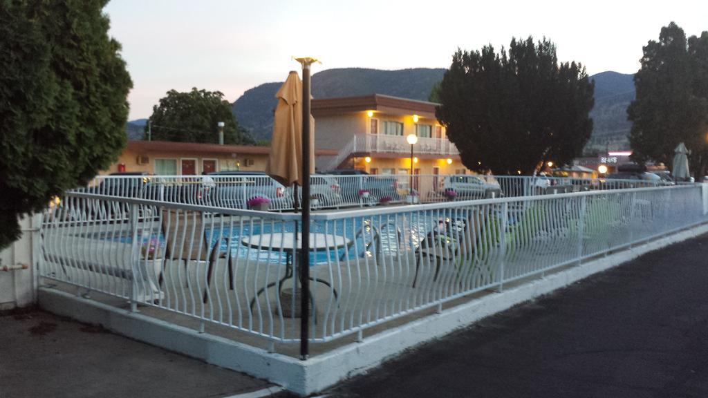 Swiss Sunset Inn Penticton Esterno foto