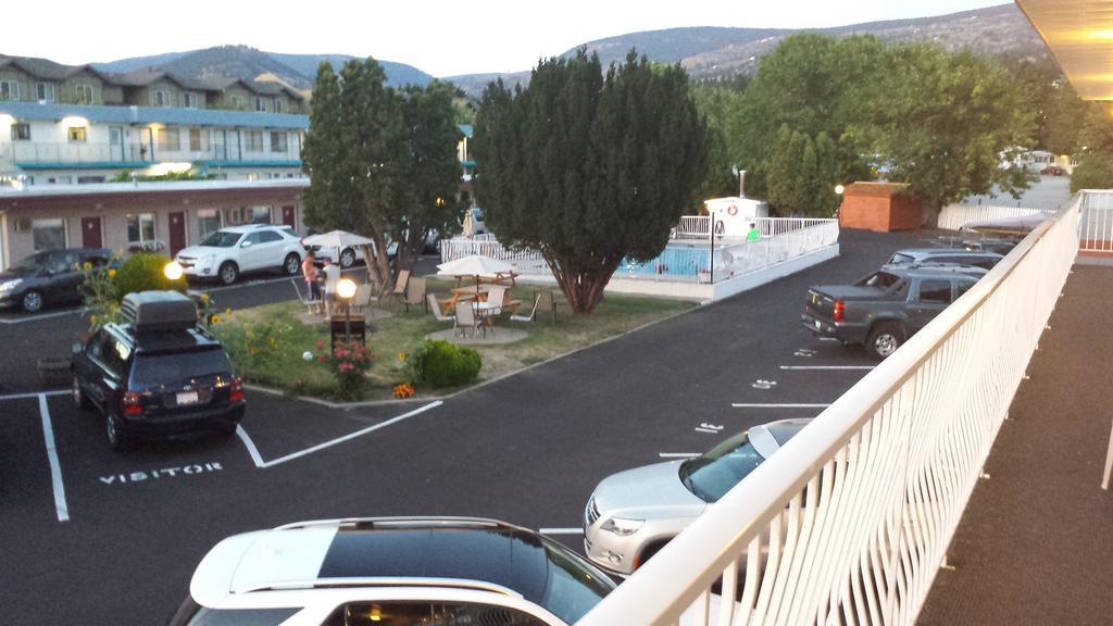 Swiss Sunset Inn Penticton Esterno foto