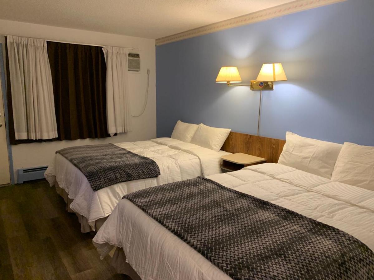 Swiss Sunset Inn Penticton Esterno foto