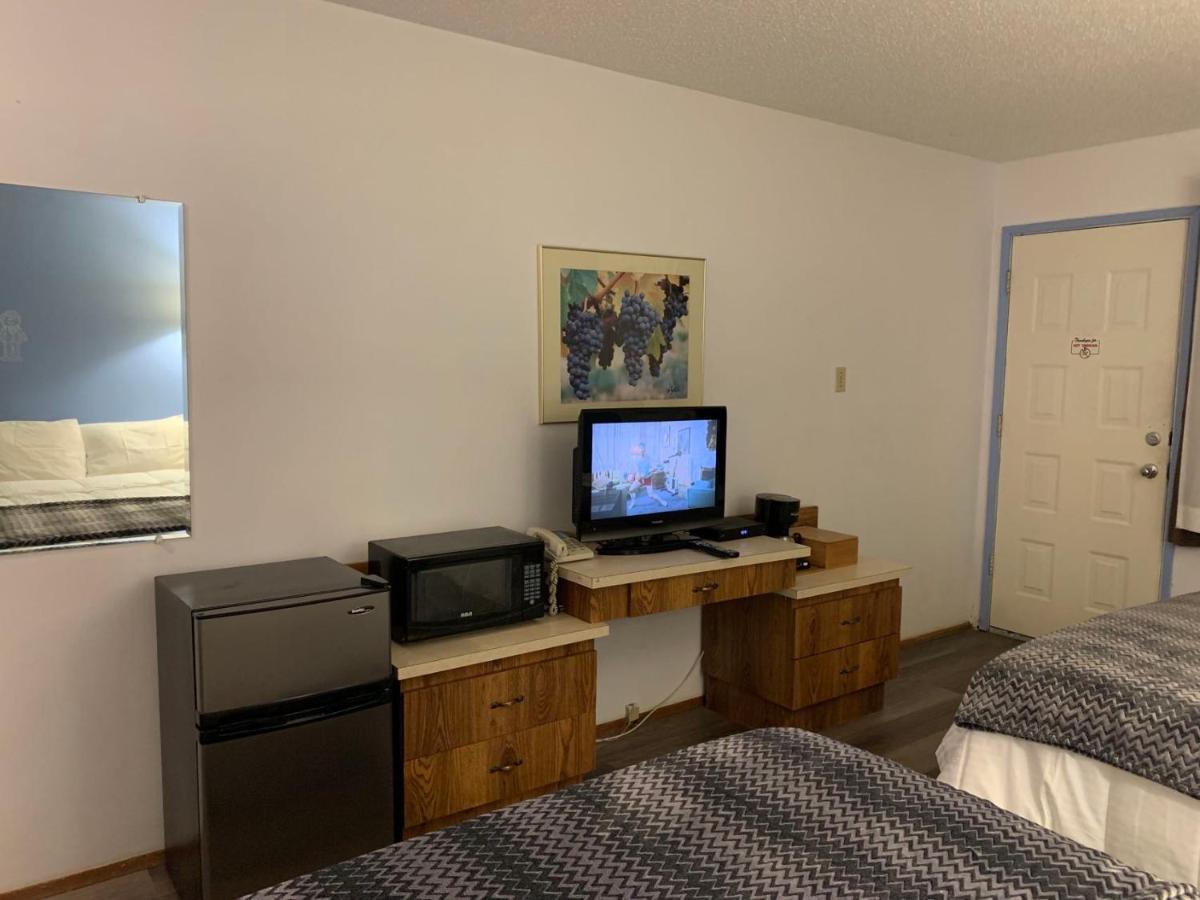 Swiss Sunset Inn Penticton Esterno foto