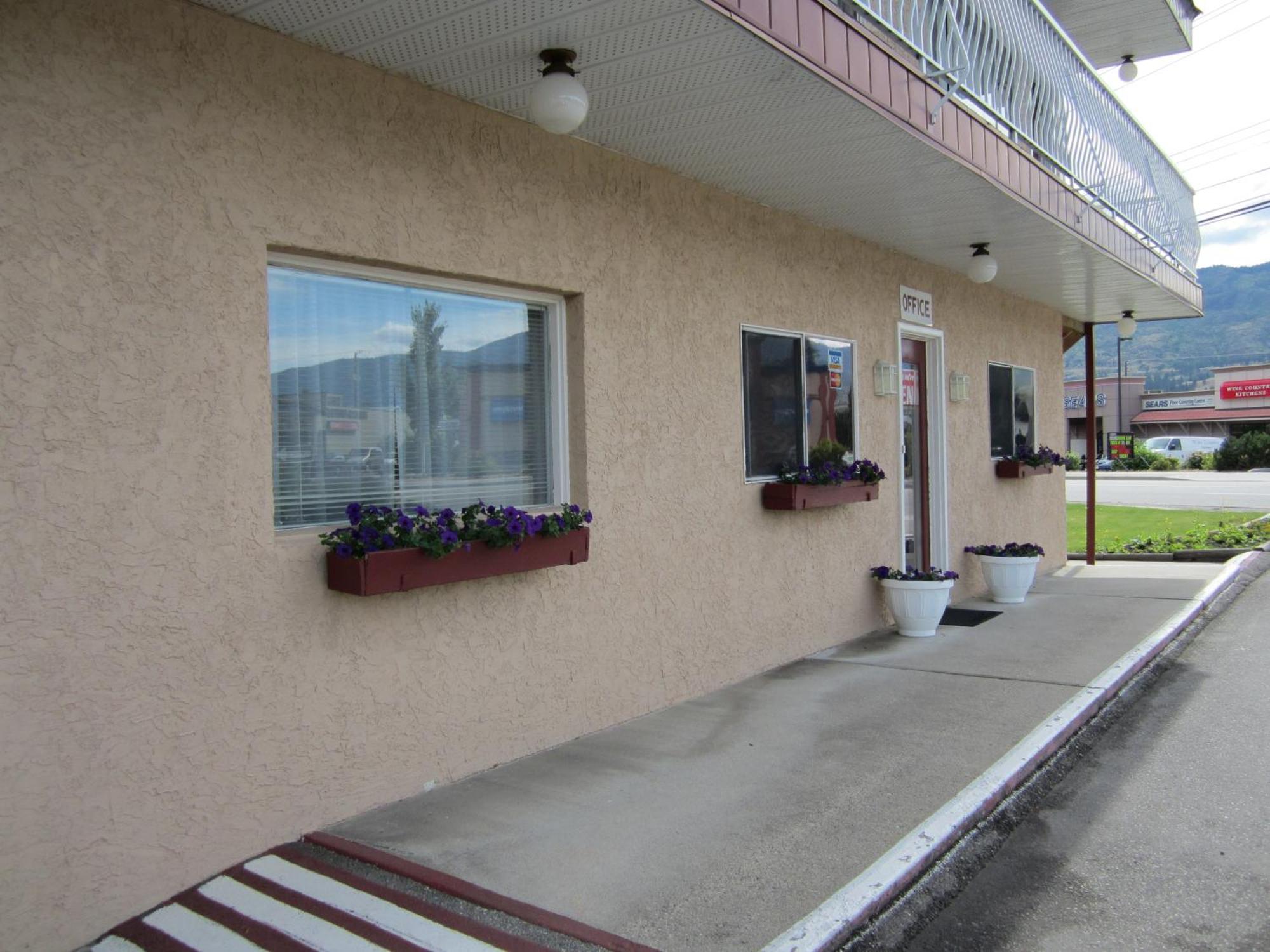 Swiss Sunset Inn Penticton Esterno foto