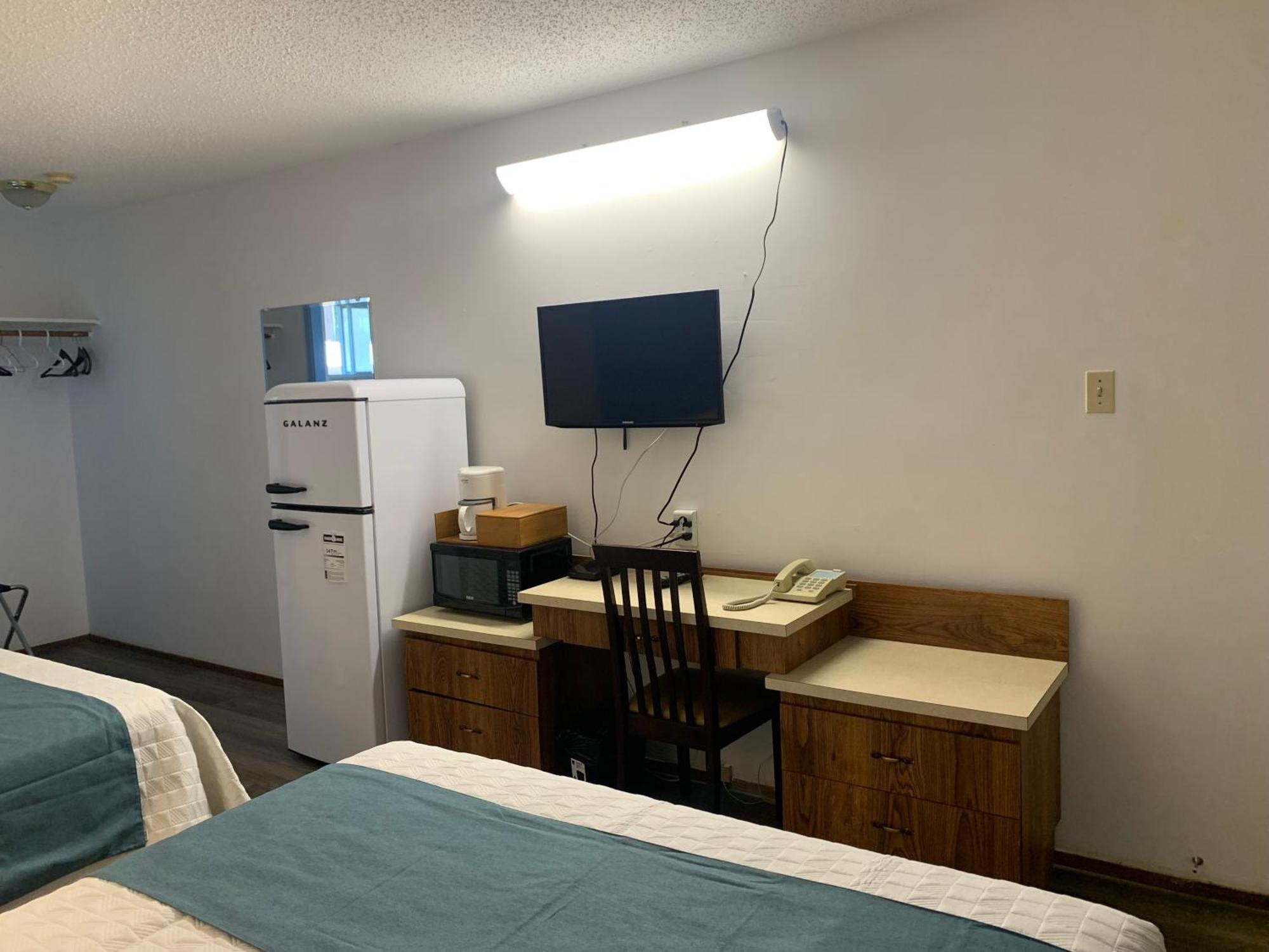 Swiss Sunset Inn Penticton Esterno foto